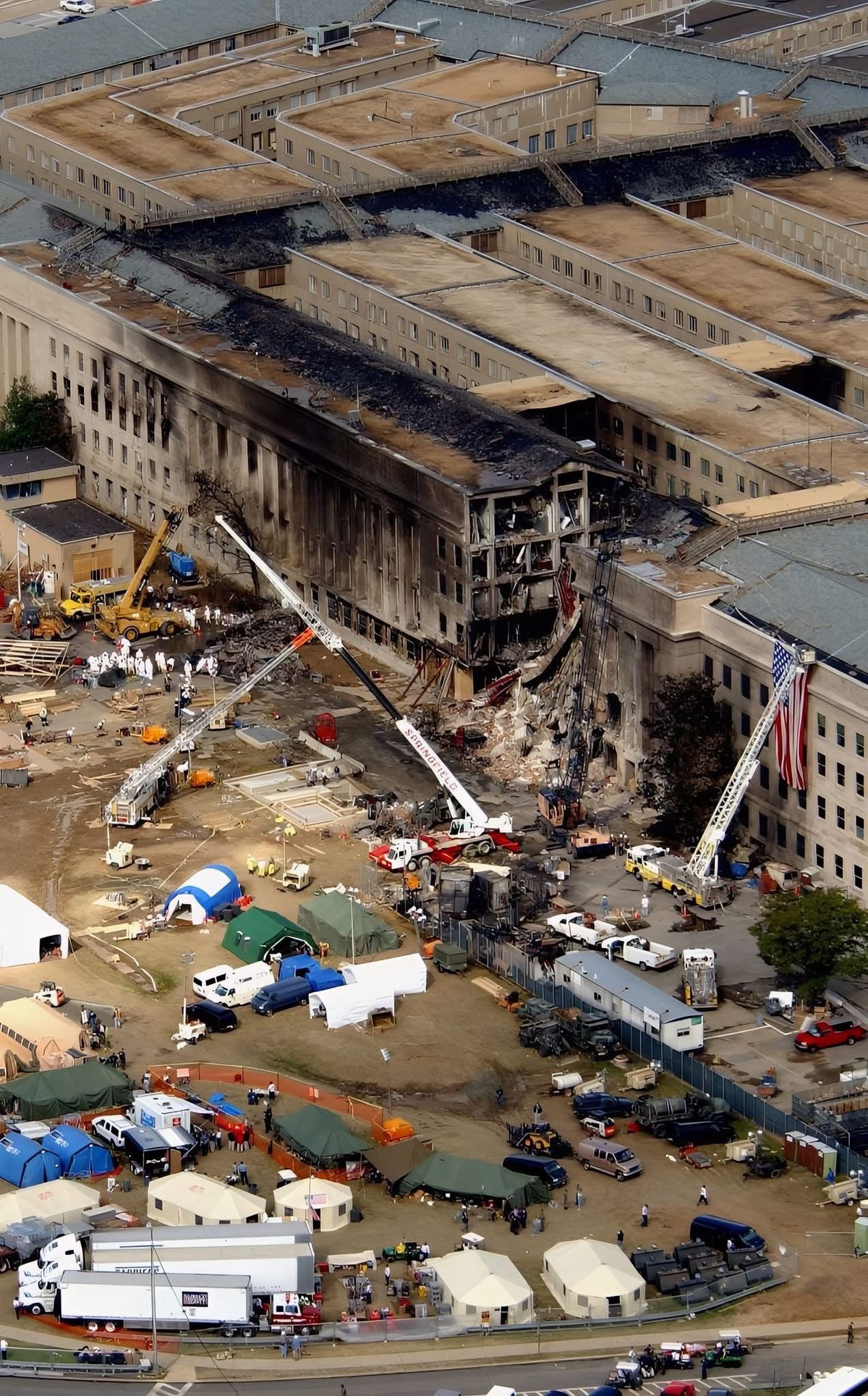 Downtown Chicago in Chaos as Fire Spreads